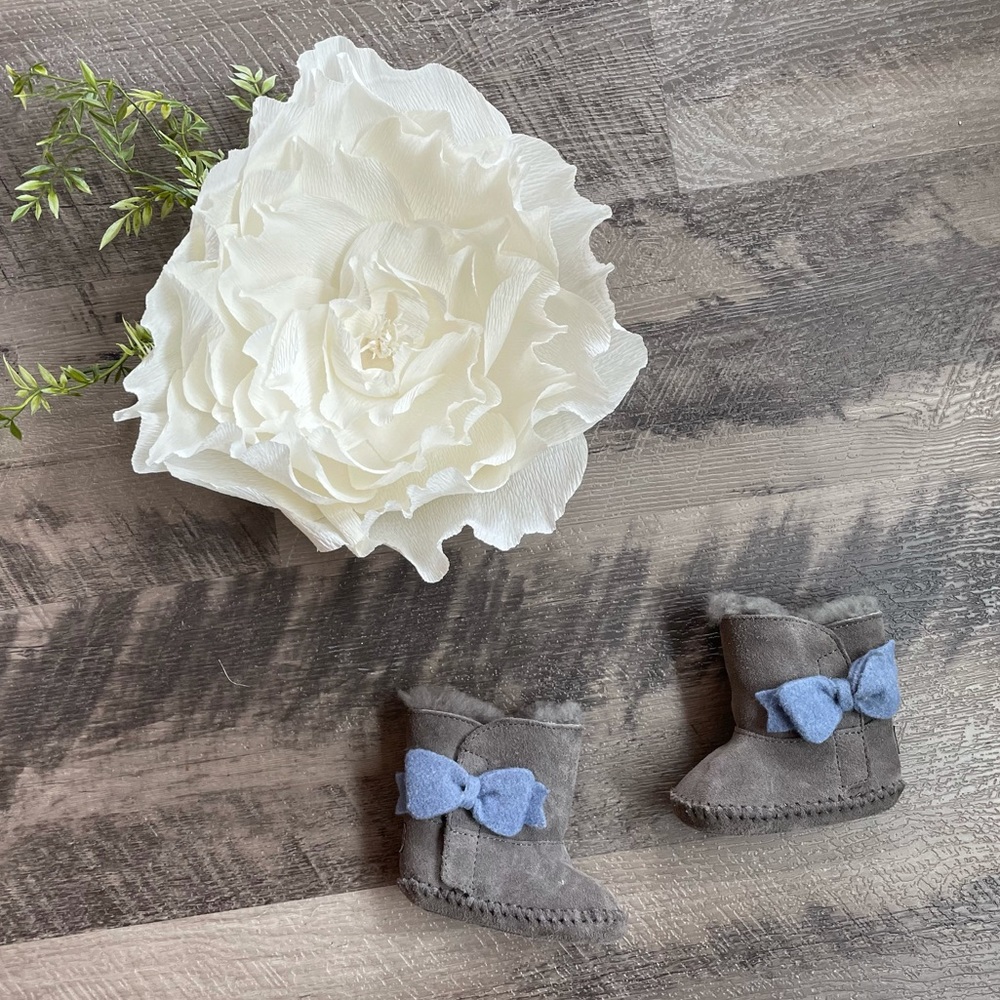 ☃️Grey & Blue Infant UGG Moccasins